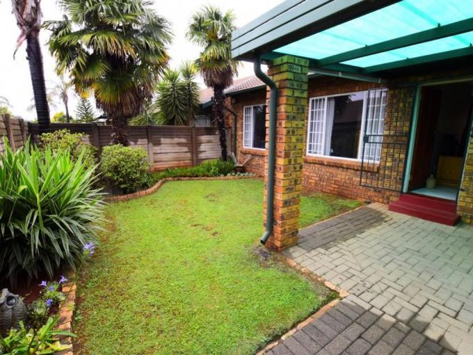 2 Bedroom Sectional Title for Sale For Sale in Moreletapark - MR700997