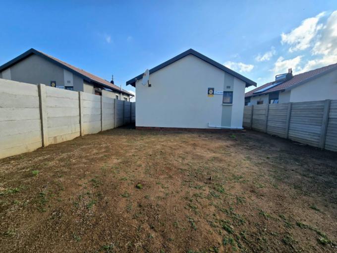 2 Bedroom House for Sale For Sale in Savanna City - MR701023
