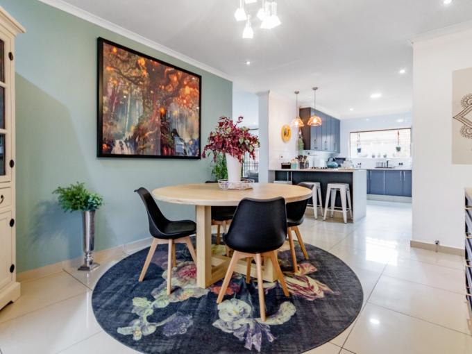 3 Bedroom Simplex for Sale For Sale in New Redruth - MR701034