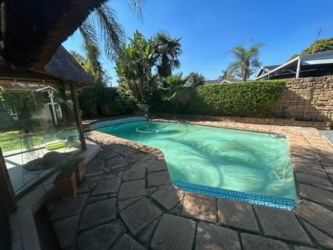 3 Bedroom House for Sale For Sale in Verwoerdpark - MR701038