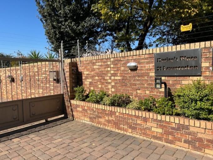 3 Bedroom Simplex for Sale For Sale in New Redruth - MR701044