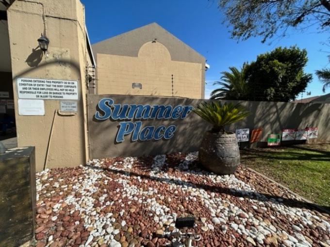 2 Bedroom Apartment for Sale For Sale in Verwoerdpark - MR701045