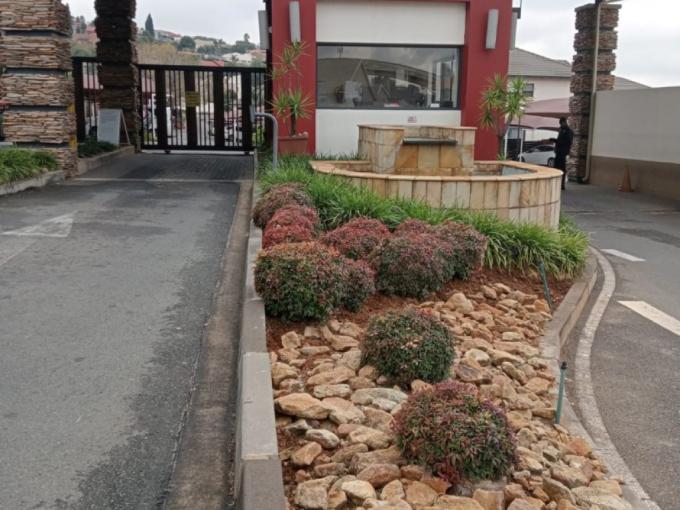 3 Bedroom Simplex for Sale For Sale in Oakdene - MR701052