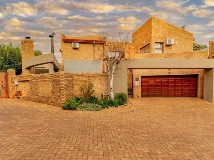 4 Bedroom House for Sale For Sale in Meyersdal - MR701056