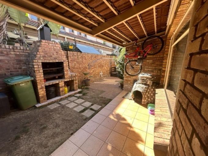 2 Bedroom Simplex for Sale For Sale in New Redruth - MR701073