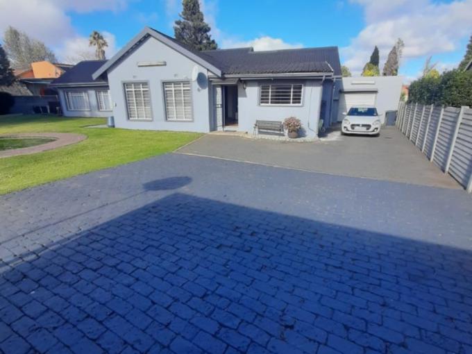 5 Bedroom House for Sale For Sale in Brackenhurst - MR701075