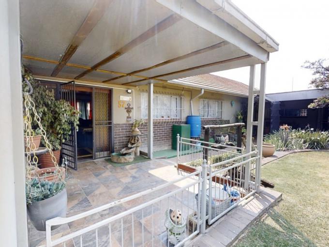 4 Bedroom House for Sale For Sale in Parkhill Gardens - MR701082