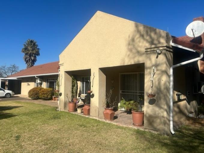 4 Bedroom House for Sale For Sale in Brackenhurst - MR701108