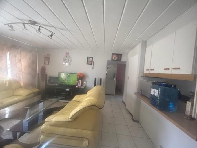 2 Bedroom Apartment for Sale For Sale in Verwoerdpark - MR701111