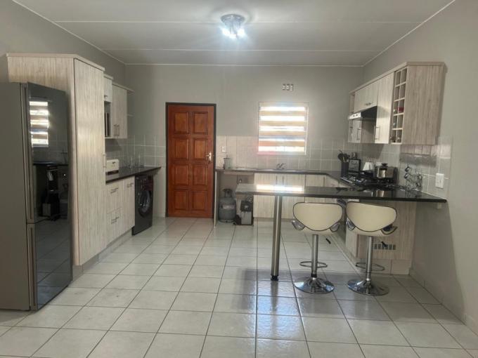 3 Bedroom Apartment for Sale For Sale in Alberton - MR701132
