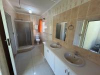  of property in Brackenhurst