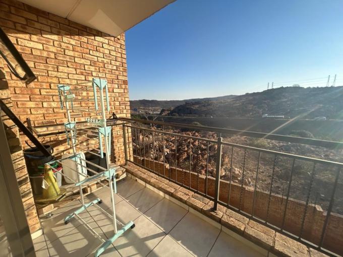 2 Bedroom Apartment for Sale For Sale in South Crest - MR701146