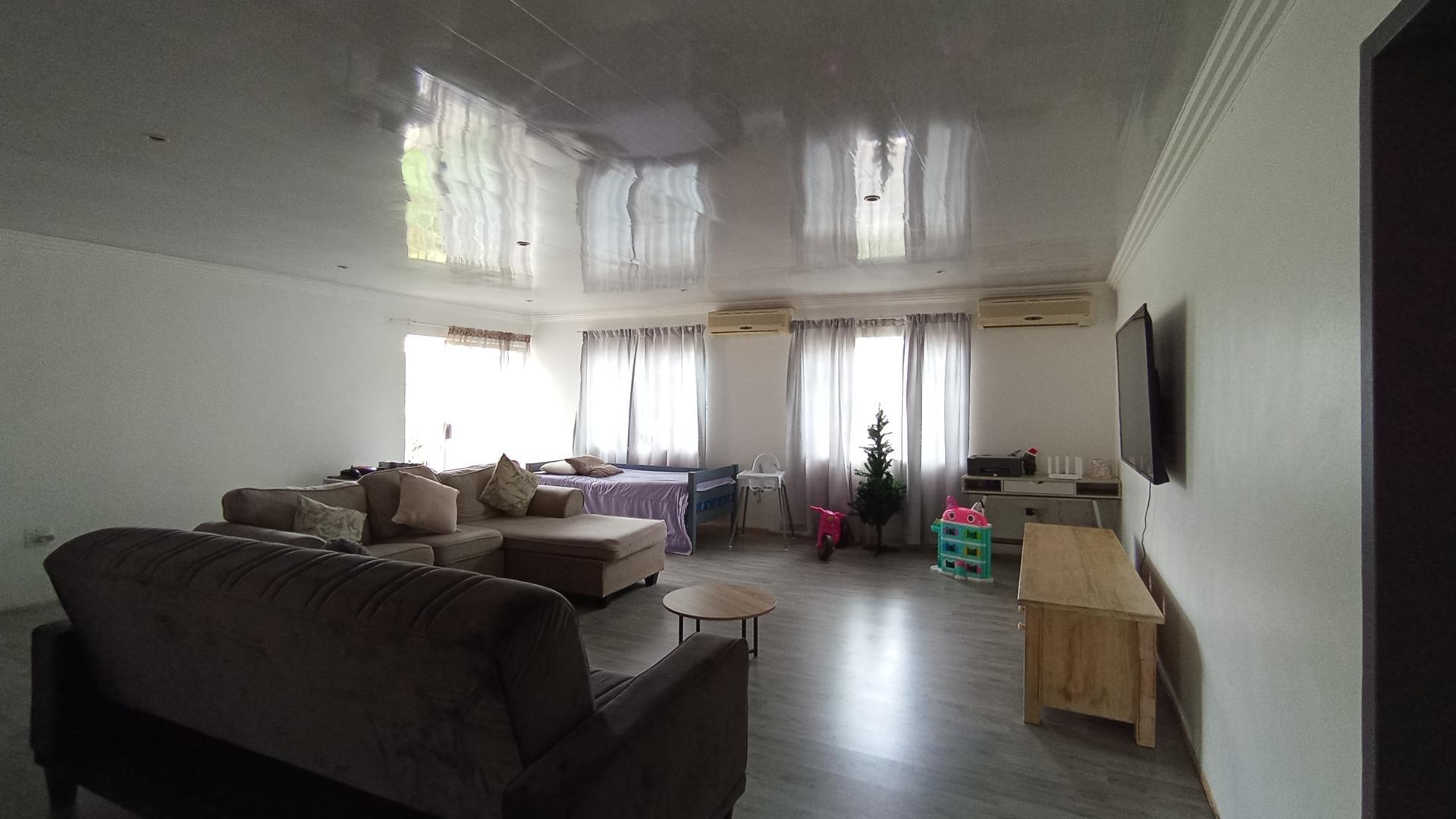 Lounges - 110 square meters of property in Pretoria North