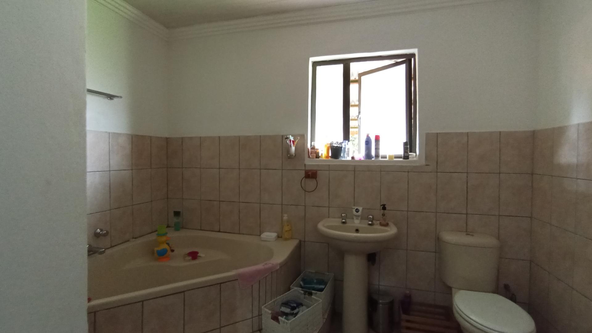 Main Bathroom - 12 square meters of property in Pretoria North