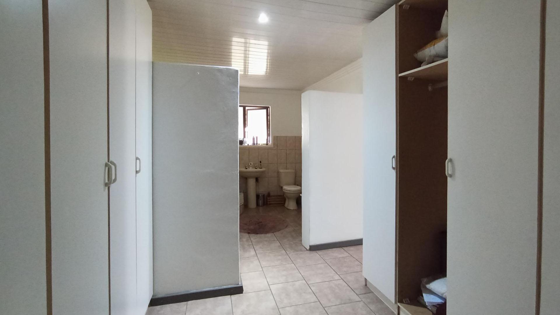 Main Bedroom - 54 square meters of property in Pretoria North