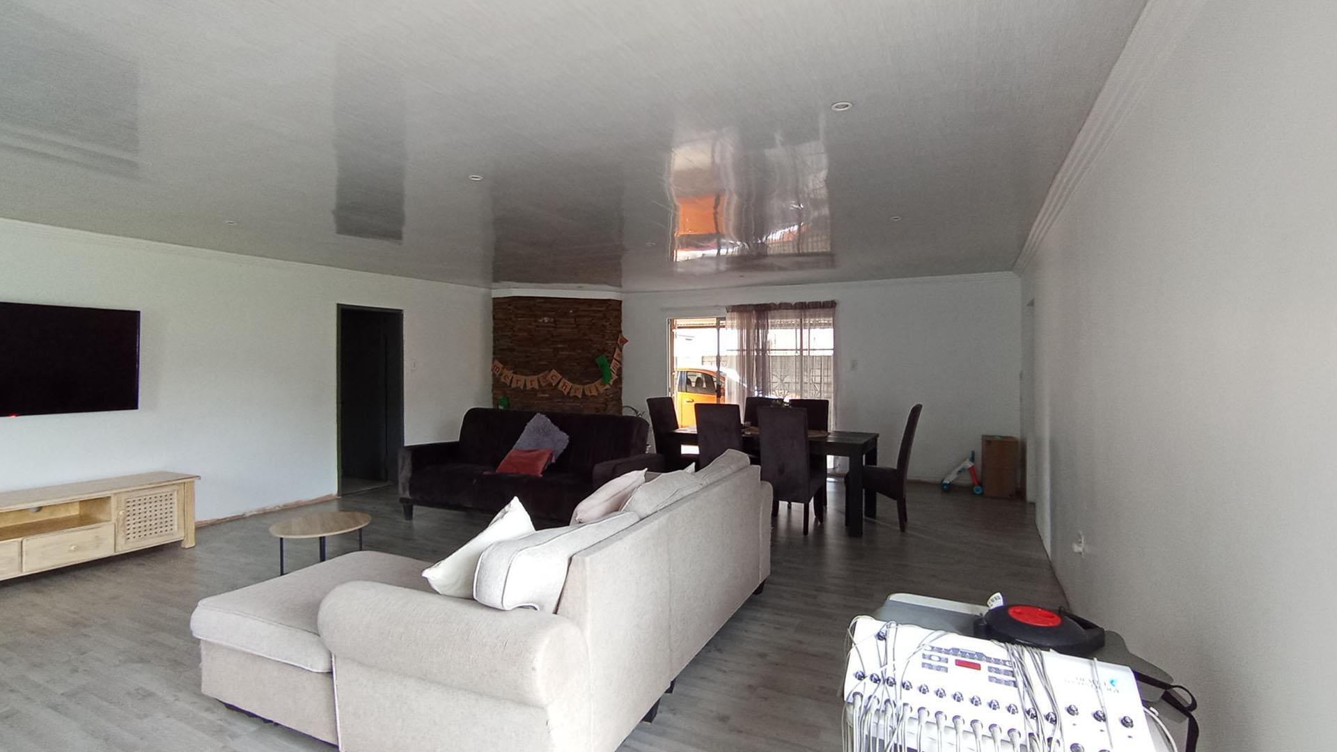 Lounges - 110 square meters of property in Pretoria North