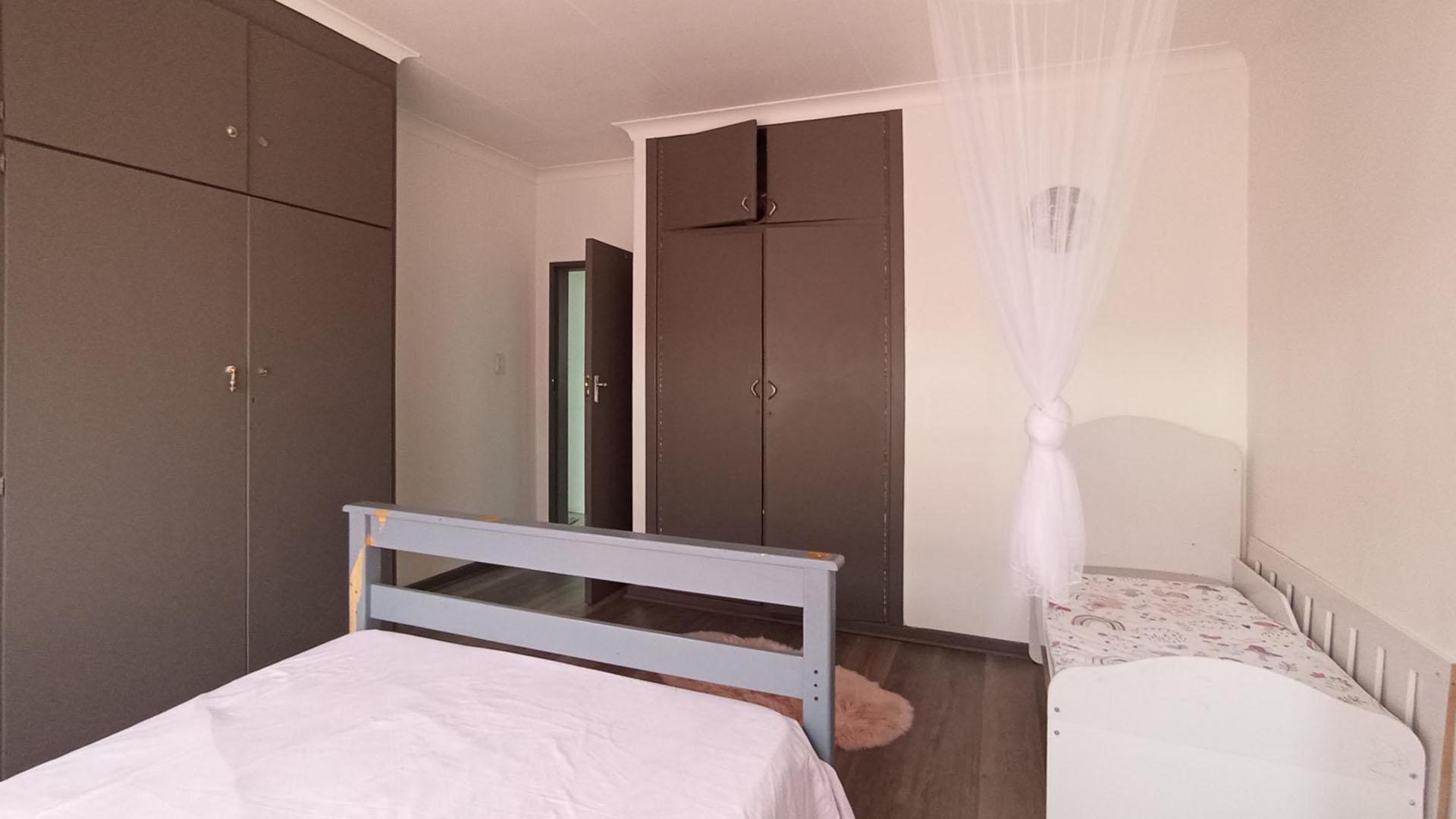 Bed Room 2 - 18 square meters of property in Pretoria North