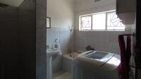 Bathroom 1 - 9 square meters of property in Pretoria North