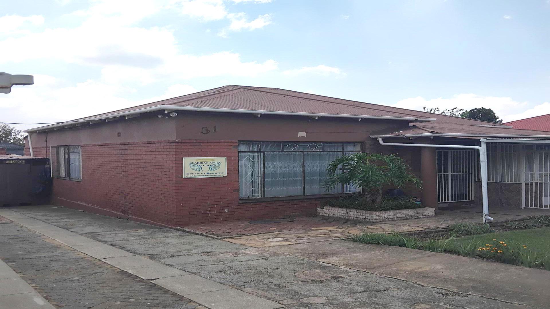 Front View of property in Rosettenville