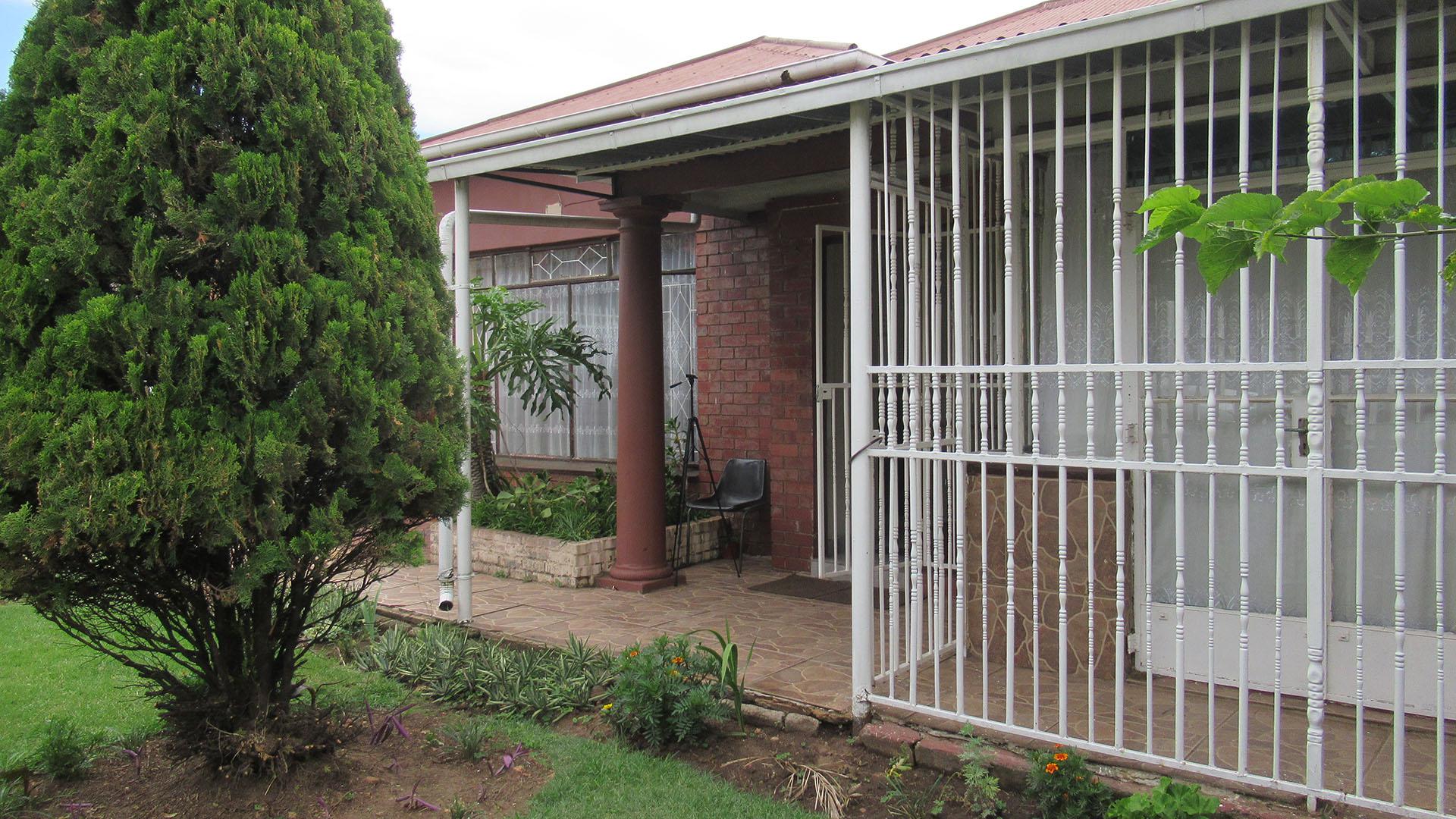Front View of property in Rosettenville