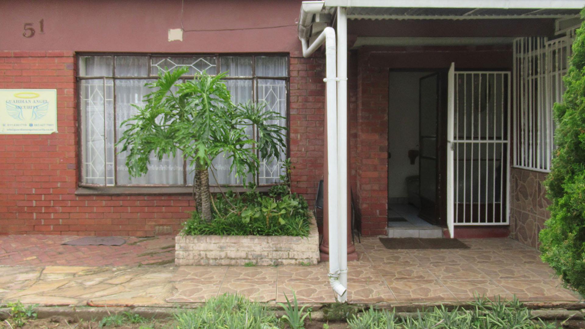 Front View of property in Rosettenville