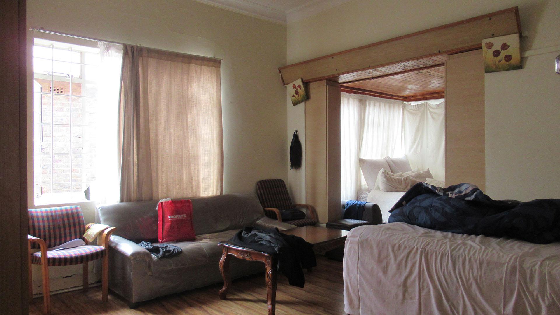 Bed Room 1 - 33 square meters of property in Rosettenville
