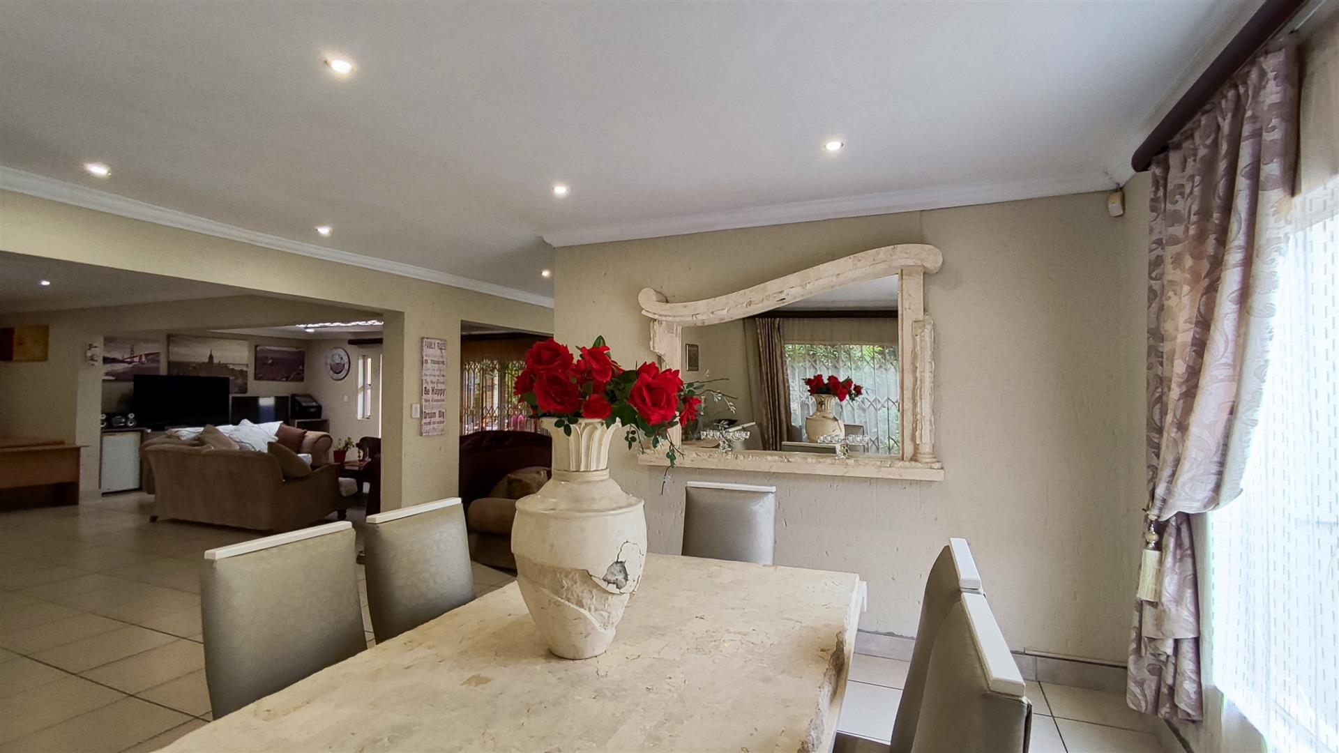 Dining Room - 26 square meters of property in Marais Steyn Park