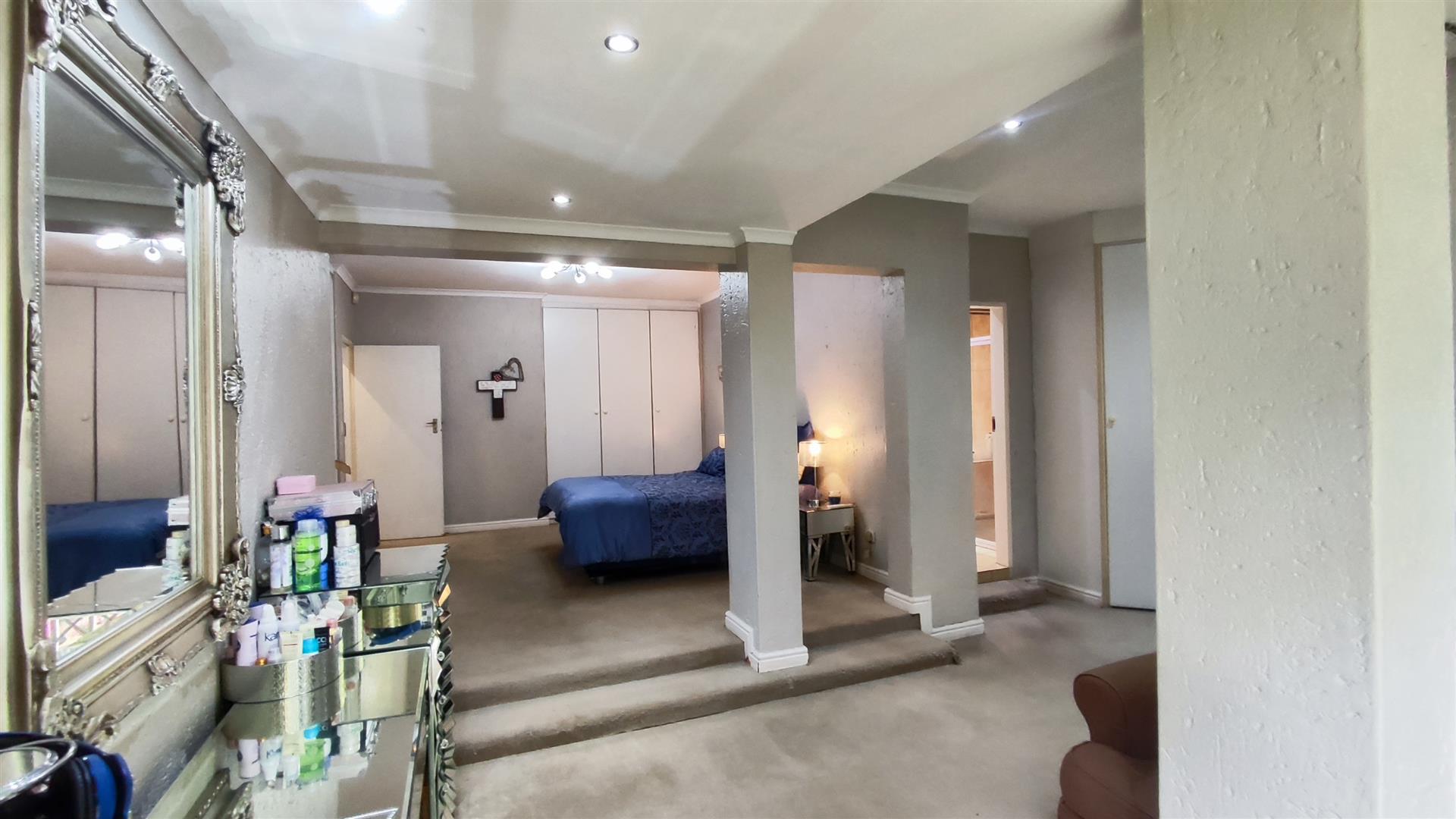 Main Bedroom - 41 square meters of property in Marais Steyn Park