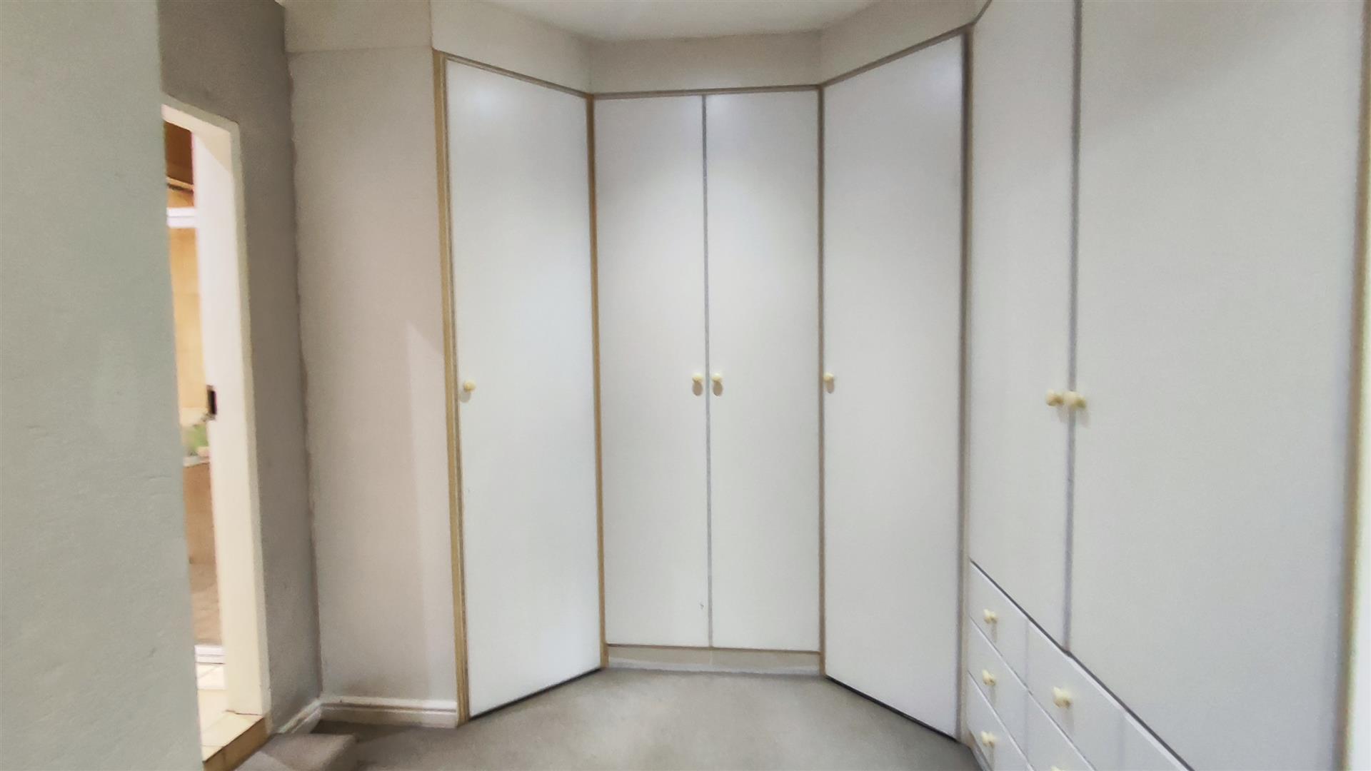 Spaces - 32 square meters of property in Marais Steyn Park