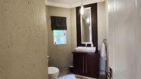 Guest Toilet - 6 square meters of property in Marais Steyn Park