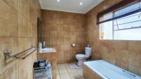 Main Bathroom - 11 square meters of property in Marais Steyn Park