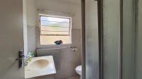 Bathroom 2 of property in Marais Steyn Park