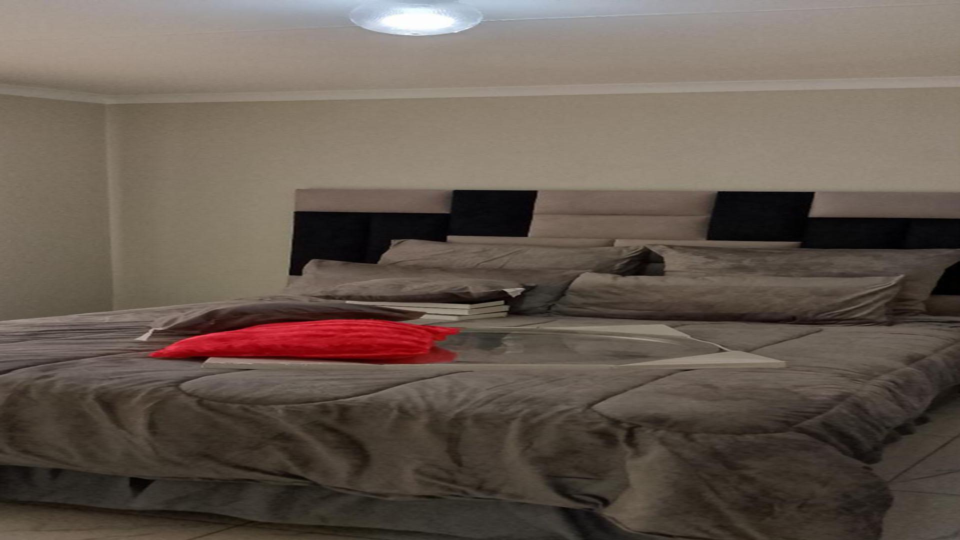 Bed Room 1 of property in Wilfordon