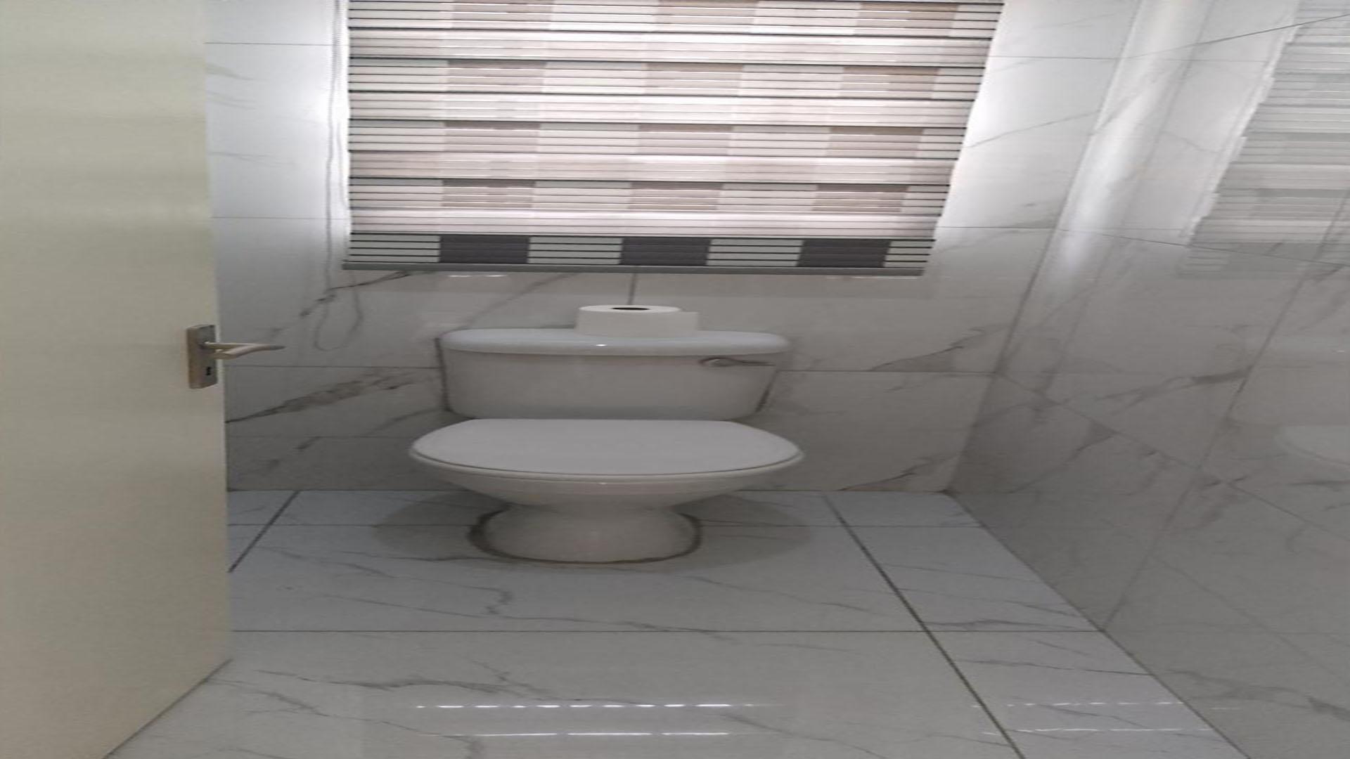 Guest Toilet of property in Wilfordon