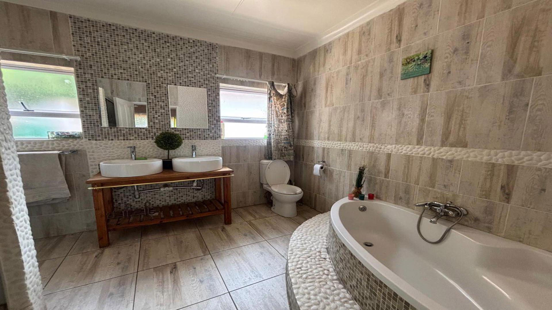 Main Bathroom of property in Kimberley