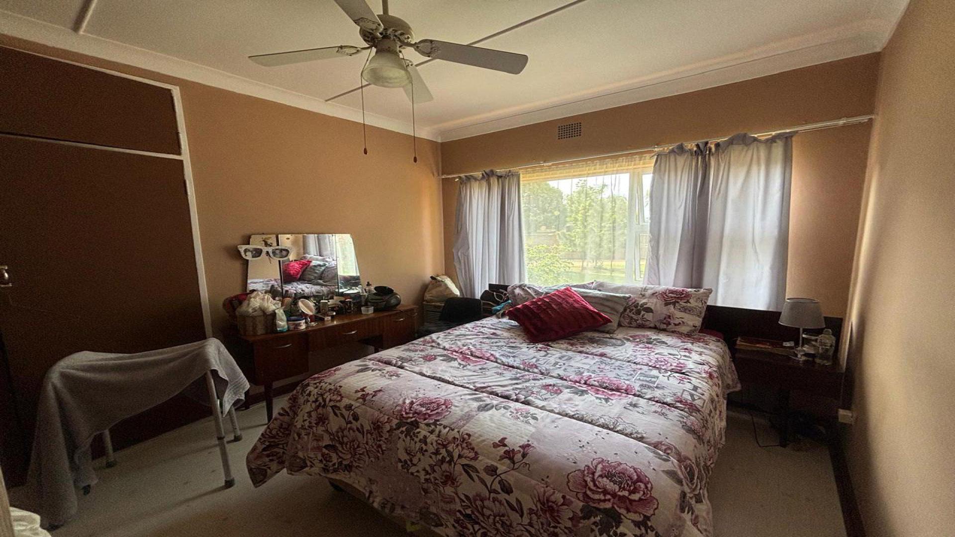 Bed Room 2 of property in Kimberley