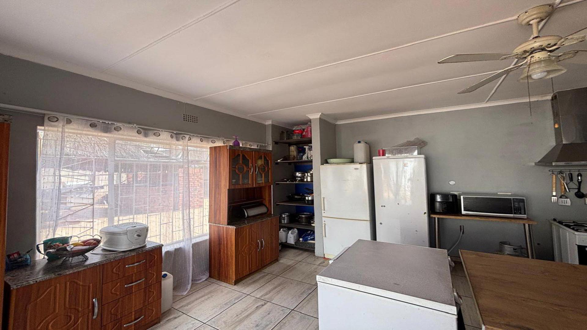 Kitchen of property in Kimberley
