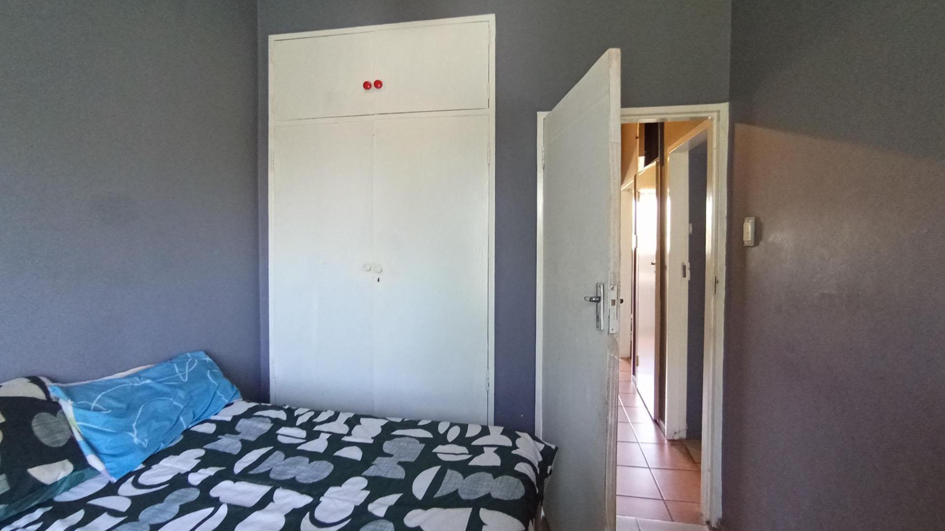 Bed Room 3 - 9 square meters of property in Meyerspark