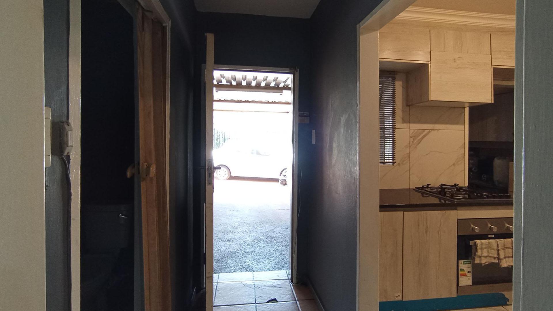 Spaces - 12 square meters of property in Meyerspark