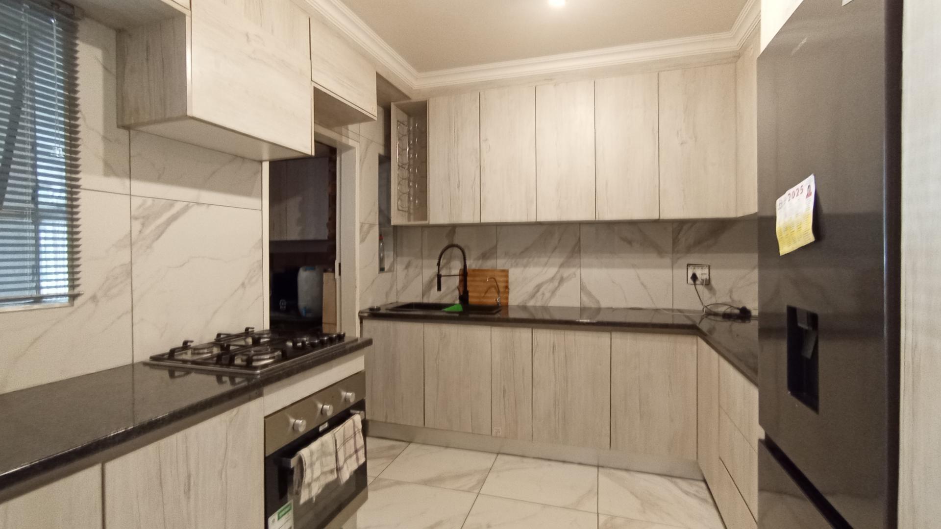 Kitchen - 9 square meters of property in Meyerspark