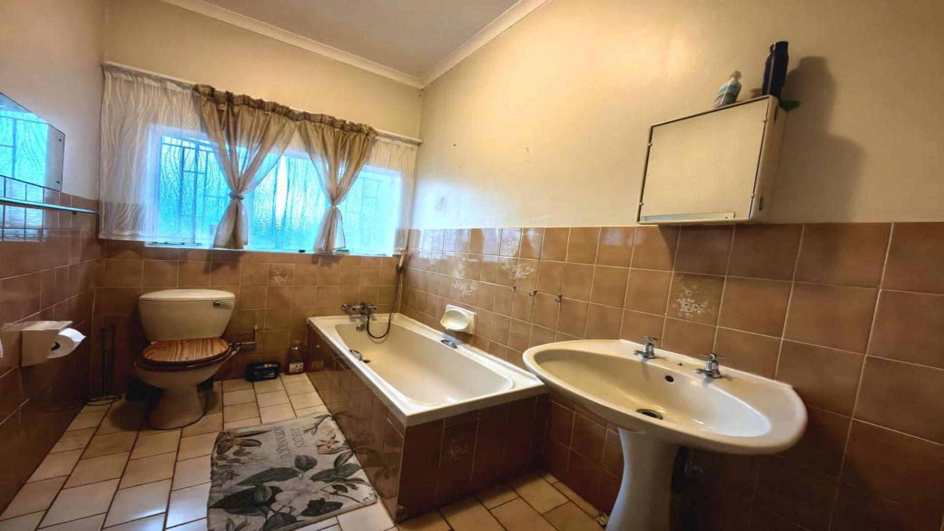 Bathroom 1 of property in Cashan