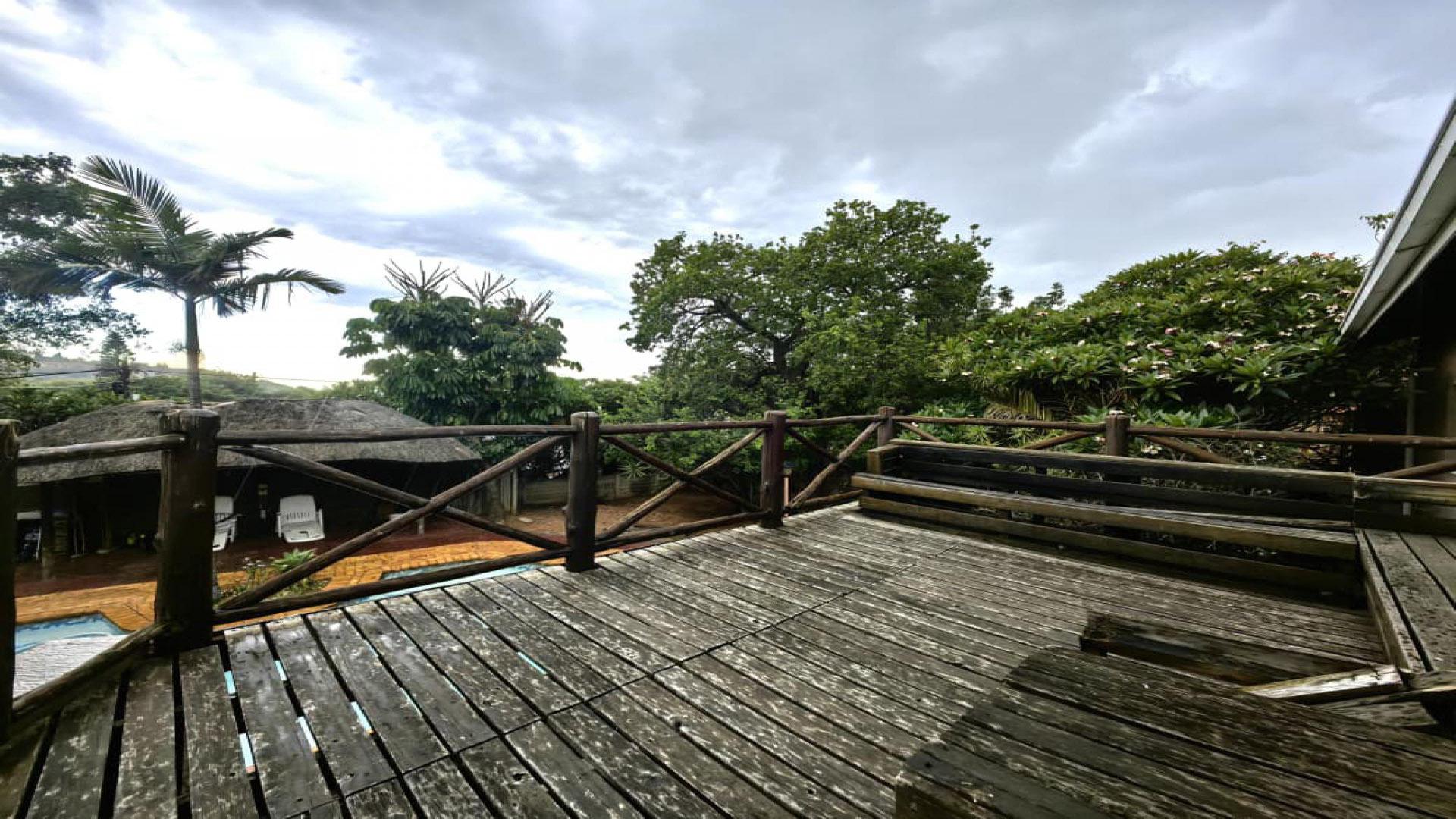 Balcony of property in Cashan