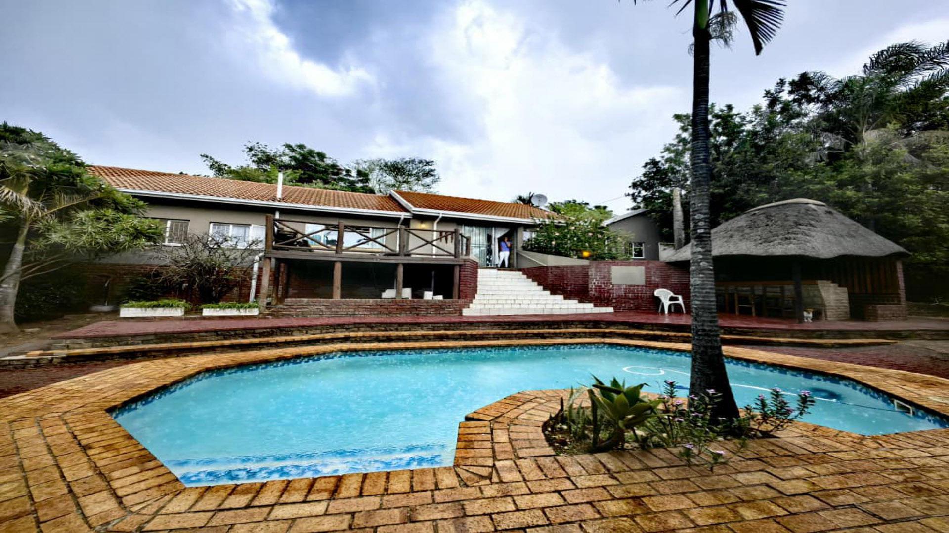Swimming Pool of property in Cashan