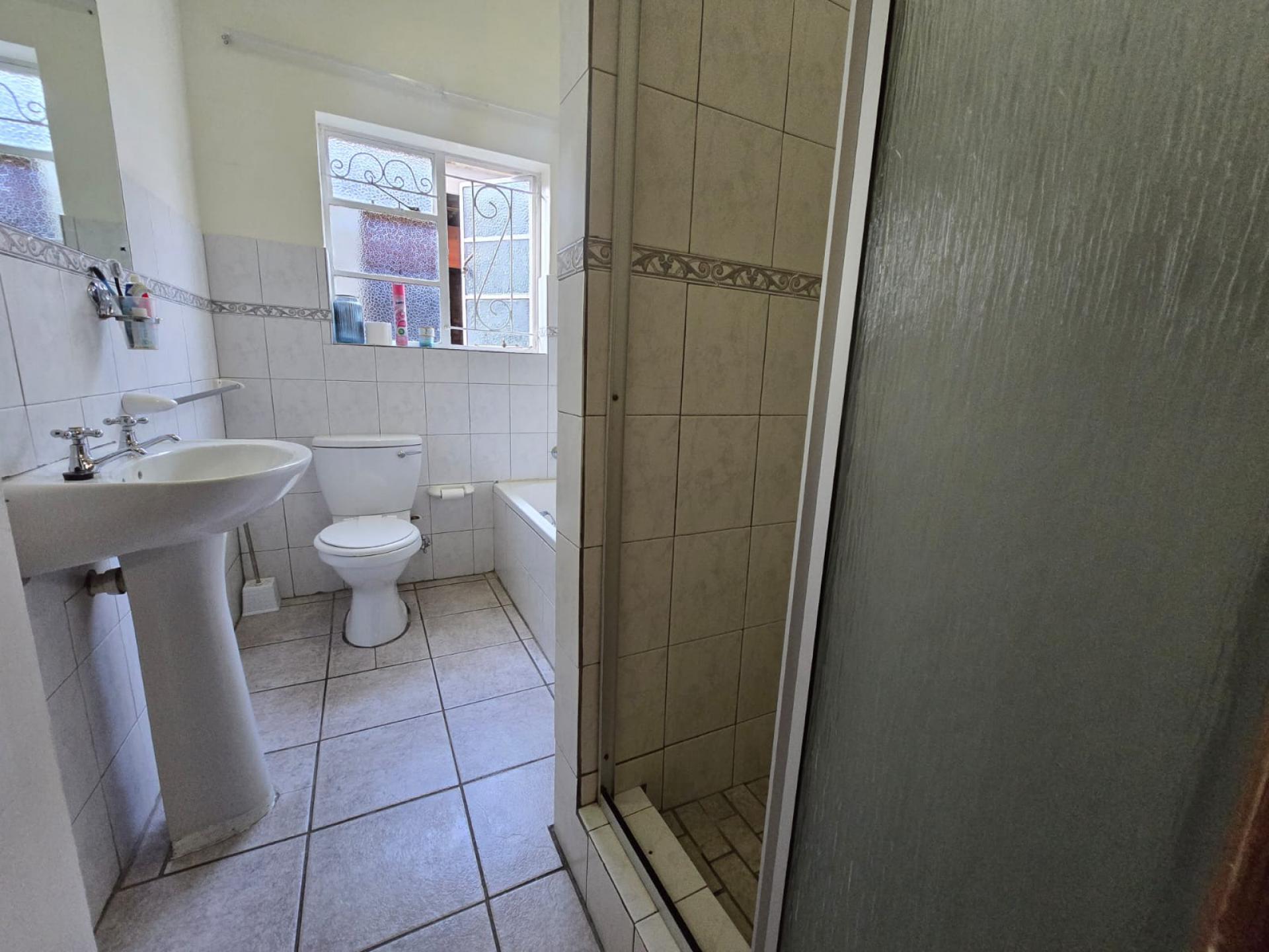  of property in Lemoenkloof