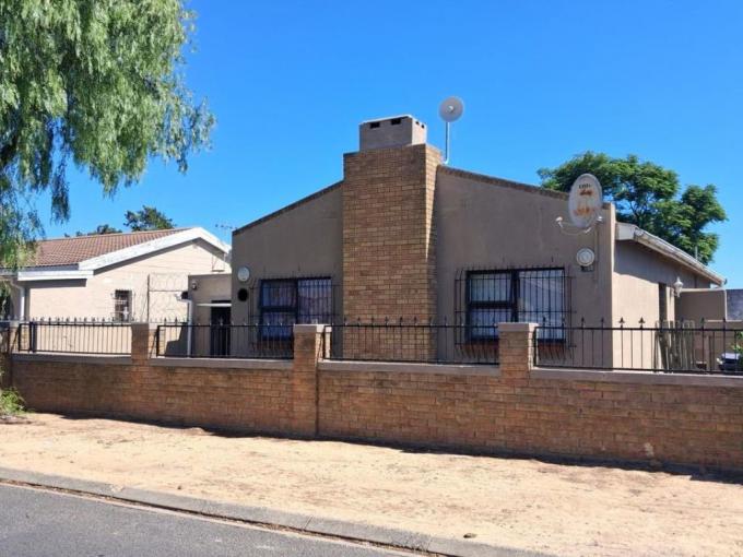 3 Bedroom House for Sale For Sale in Saxonsea - MR701242