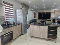  of property in Geelhoutpark