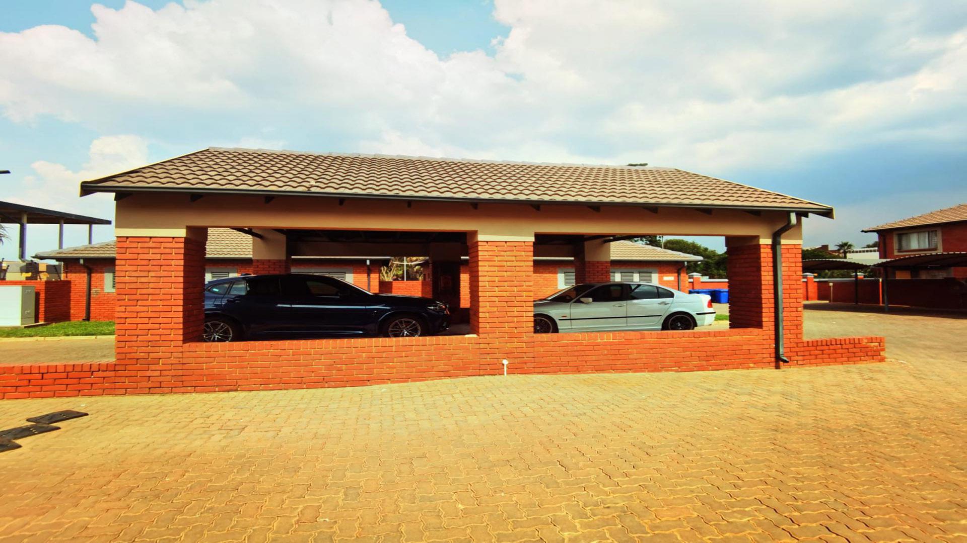 Carport  of property in Andeon