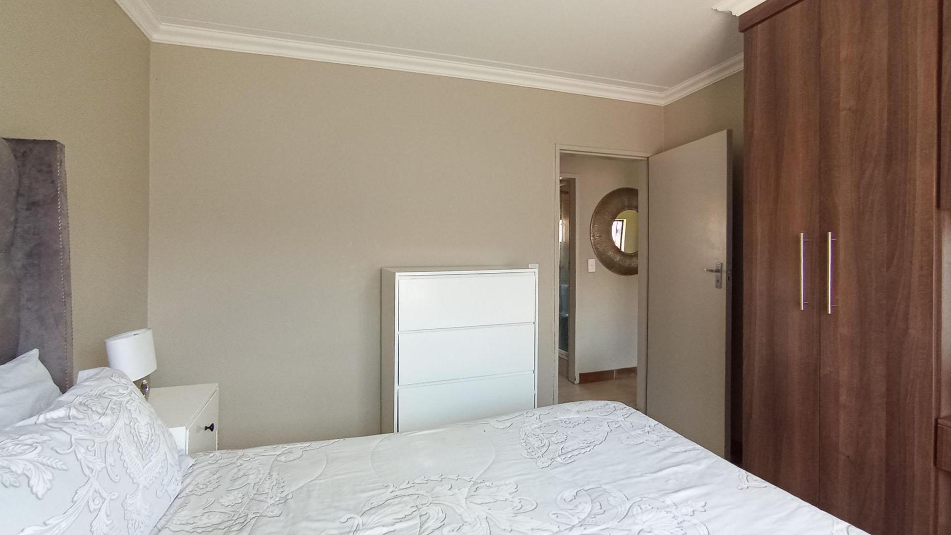 Bed Room 1 - 14 square meters of property in Andeon