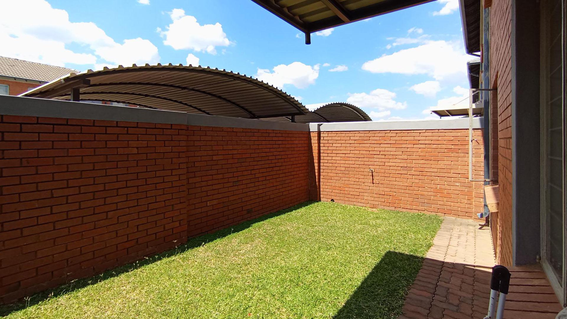 Front View of property in Andeon