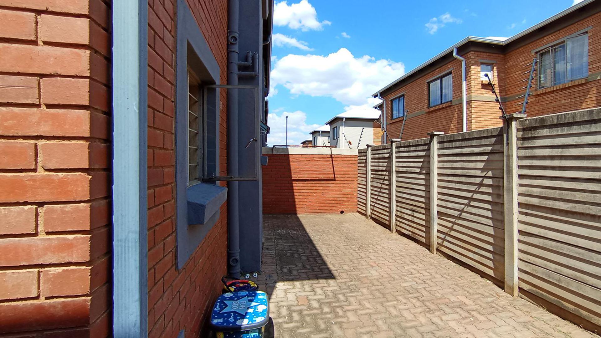 Backyard of property in Andeon